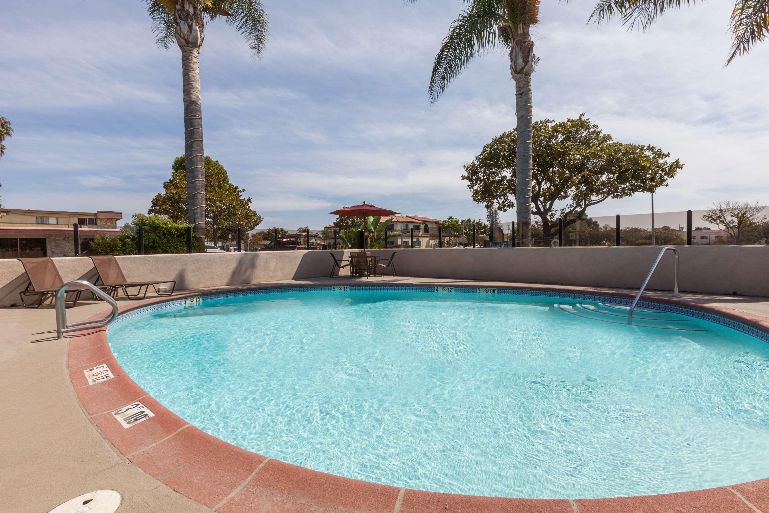 Days Inn By Wyndham Santa Maria Exterior photo