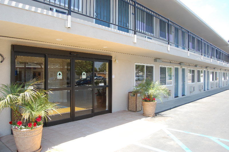 Days Inn By Wyndham Santa Maria Exterior photo