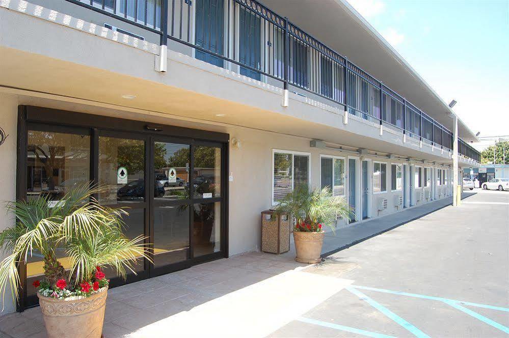 Days Inn By Wyndham Santa Maria Exterior photo